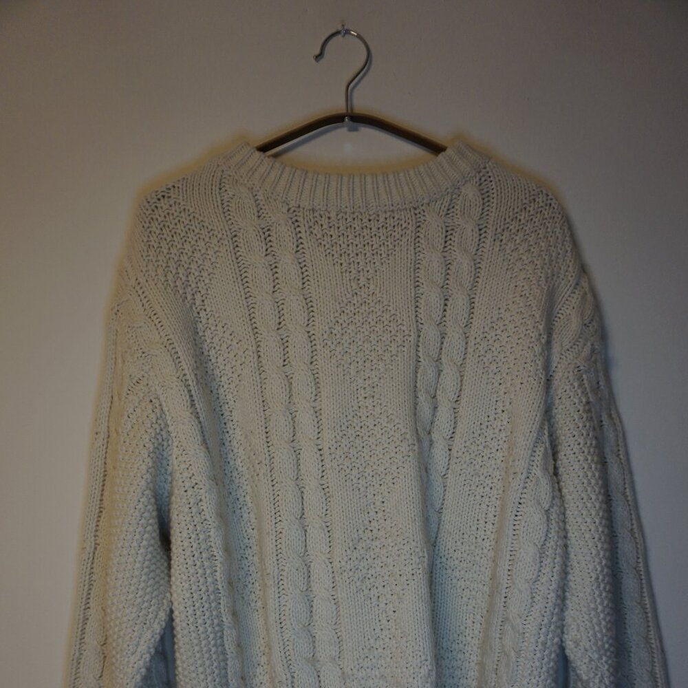 Vintage cream colored cable knit crewneck sweater - Hand Knit M/L